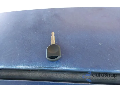 2005 Ford Mustang V6 Deluxe/V6 Premium from USA, damaged, VIN 1ZVFT80N755144969